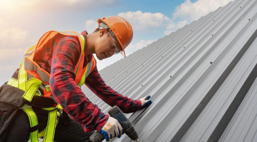 Professional gutter cleaning in West Point, IL